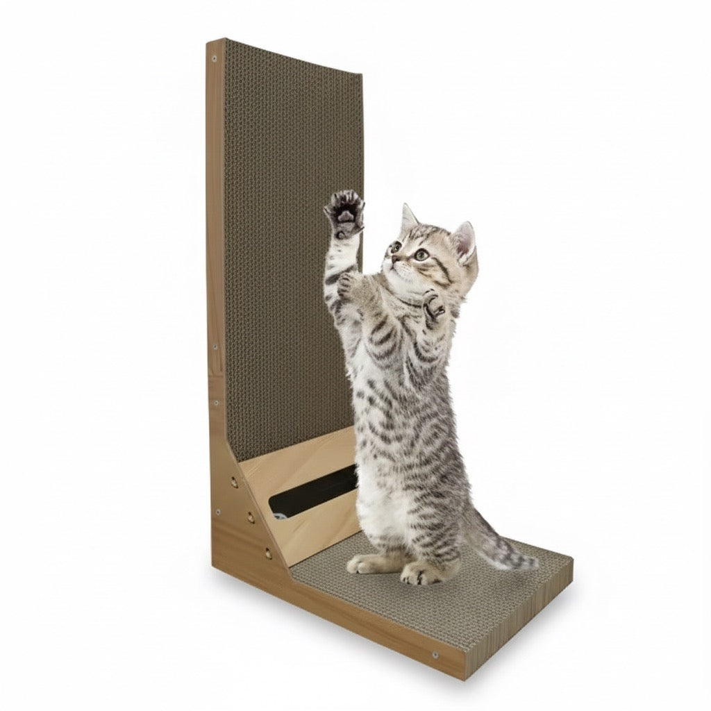 מתקן גירוד לחתולים עם חתול מגרד בעמידה – פתרון למניעת גירוד רהיטים